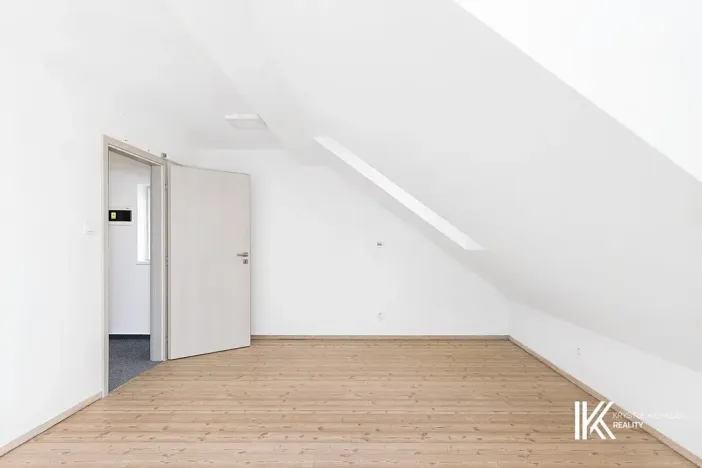 Pronájem kanceláře, Pardubice, Chrudimská, 149 m2