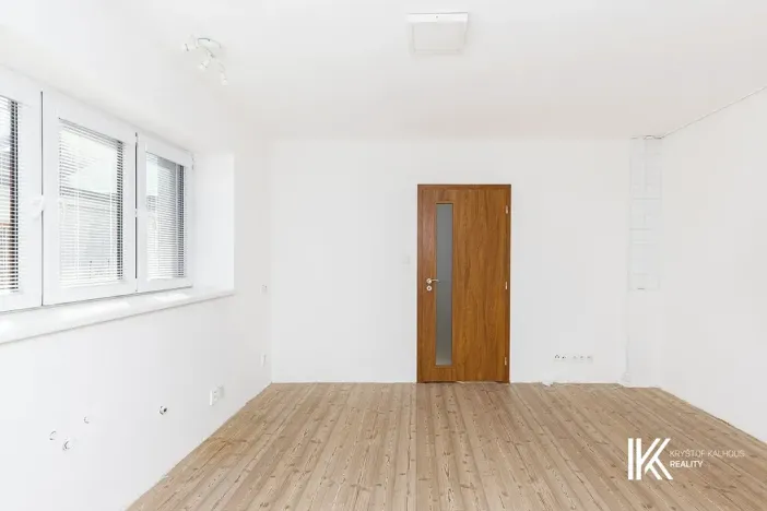 Pronájem kanceláře, Pardubice, Chrudimská, 149 m2