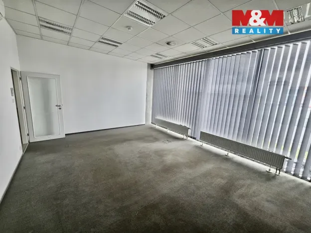Pronájem kanceláře, Nupaky, Komerční, 150 m2