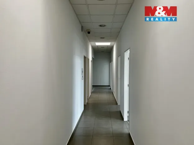 Pronájem kanceláře, Nupaky, Komerční, 150 m2