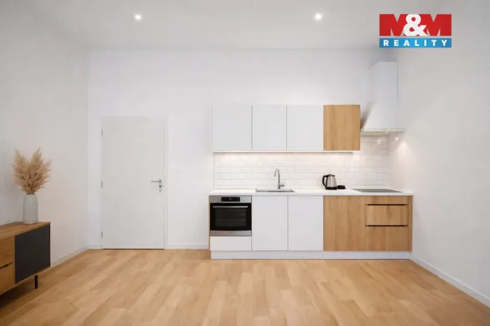 Prodej bytu 3+kk, Karlovy Vary, Zámecký vrch, 72 m2