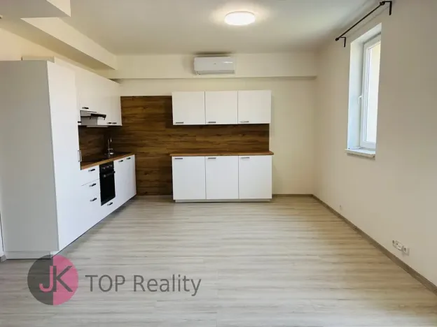 Pronájem rodinného domu, Praha - Uhříněves, Vlárská, 100 m2