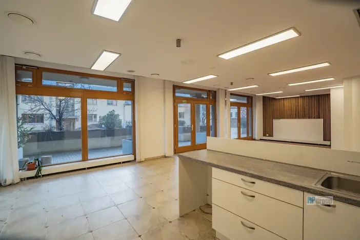 Pronájem obchodního prostoru, Praha - Hlubočepy, Hlubočepská, 104 m2