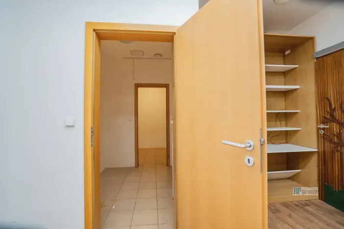 Prodej obchodního prostoru, Praha - Hlubočepy, Hlubočepská, 104 m2