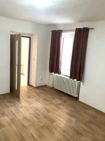 Pronájem bytu 1+1, Sedlčany, Církvičská, 31 m2