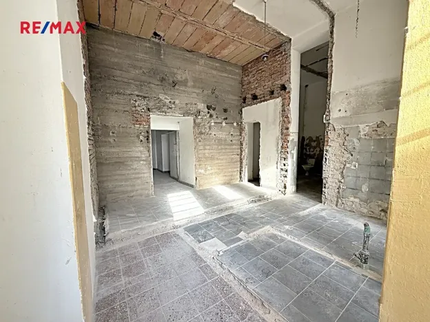 Pronájem obchodního prostoru, Chrudim, Resselovo náměstí, 72 m2