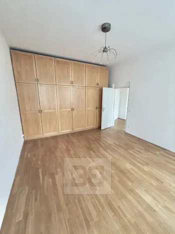 Pronájem bytu 2+kk, Praha - Holešovice, Umělecká, 58 m2