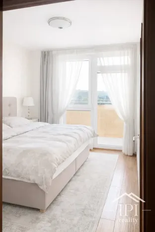 Pronájem bytu 4+kk, Praha - Vysočany, Kabešova, 90 m2