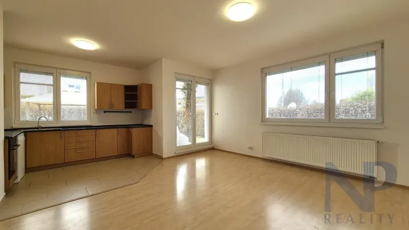 Pronájem bytu 2+kk, Praha - Pitkovice, Žampiónová, 59 m2