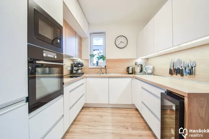 Pronájem bytu 2+kk, Olomouc, Třída Jiřího Pelikána, 53 m2