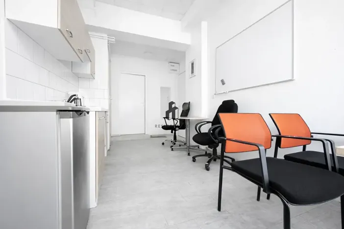 Pronájem kanceláře, Praha - Vinohrady, Jičínská, 32 m2