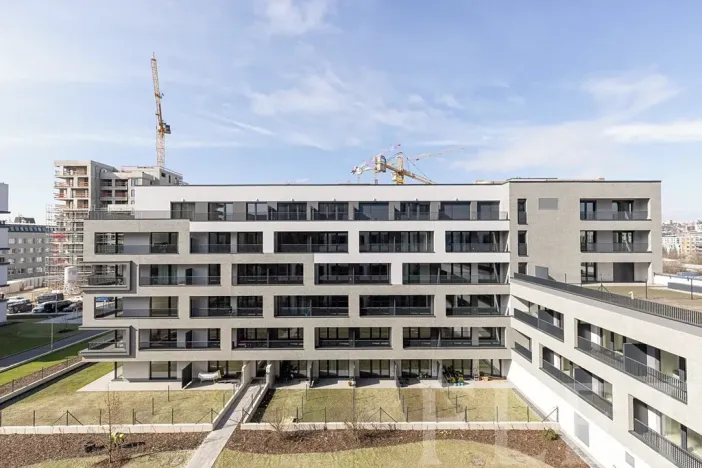 Pronájem bytu 1+kk, Praha - Hloubětín, Poděbradská, 30 m2