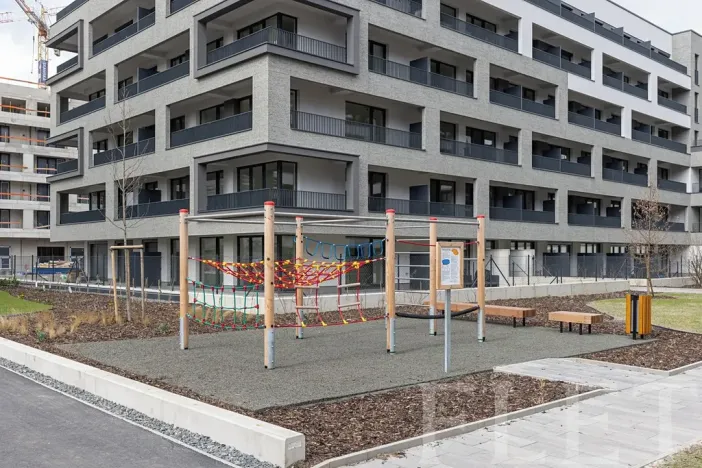 Pronájem bytu 1+kk, Praha - Hloubětín, Poděbradská, 30 m2