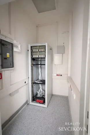 Pronájem komerční nemovitosti, Hradec Králové, Zemědělská, 695 m2