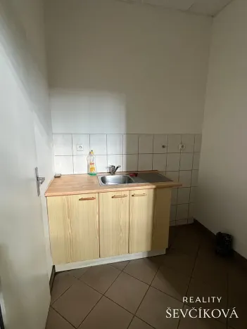 Pronájem kanceláře, Hradec Králové, Ječná, 18 m2
