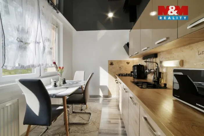 Prodej bytu 2+1, Bukovany, 51 m2