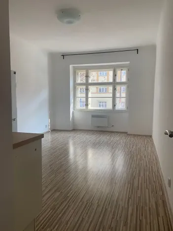 Pronájem bytu 2+kk, Praha - Vršovice, Vršovická, 48 m2