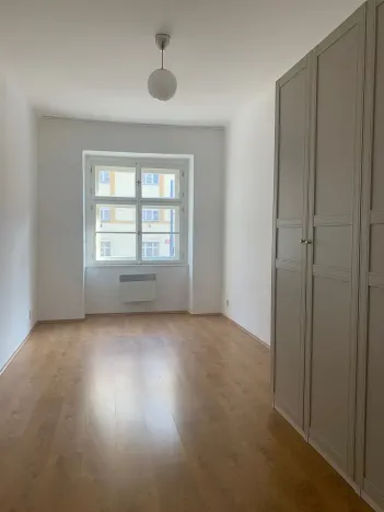 Pronájem bytu 2+kk, Praha - Vršovice, Vršovická, 48 m2