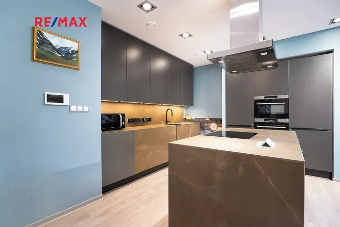 Prodej rodinného domu, Hovorčovice, Na Konci světa, 188 m2