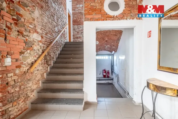 Prodej obchodního prostoru, České Budějovice - České Budějovice 1, Hradební, 615 m2