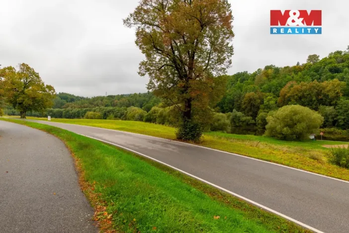 Prodej komerčního pozemku, Zlatá Koruna - Rájov, 1054 m2