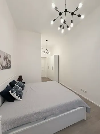 Pronájem bytu 2+1, Praha - Nové Město, Opletalova, 80 m2