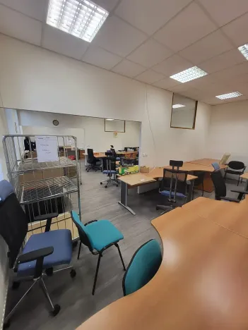 Pronájem kanceláře, Brno, Valchařská, 80 m2