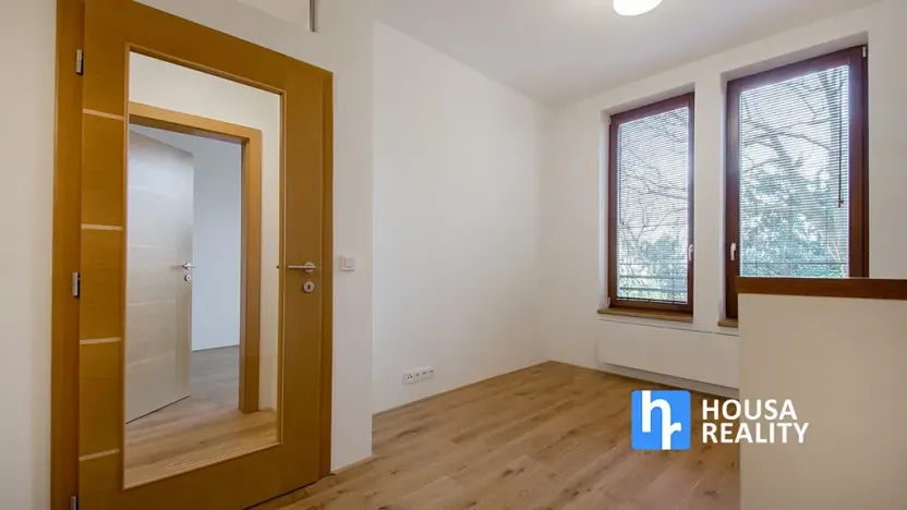 Pronájem bytu 2+kk, Praha - Nusle, Lumírova, 56 m2