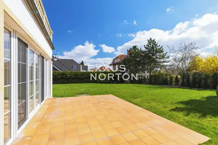 Pronájem vily, Průhonice, U Komárova, 610 m2