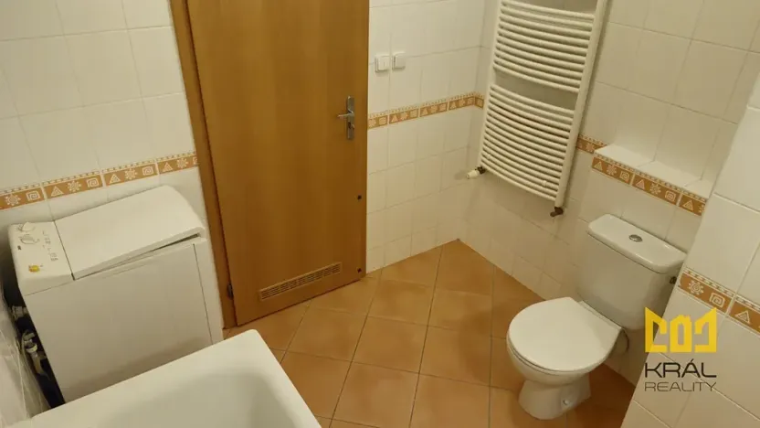 Pronájem bytu 1+kk, Praha - Strašnice, Názovská, 39 m2