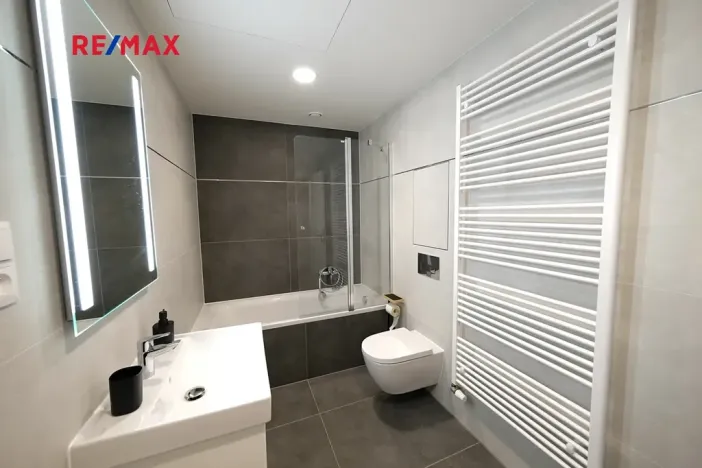 Pronájem bytu 2+kk, Praha - Hloubětín, Poděbradská, 59 m2