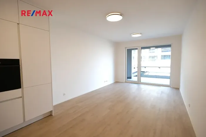 Pronájem bytu 2+kk, Praha - Hloubětín, Poděbradská, 59 m2