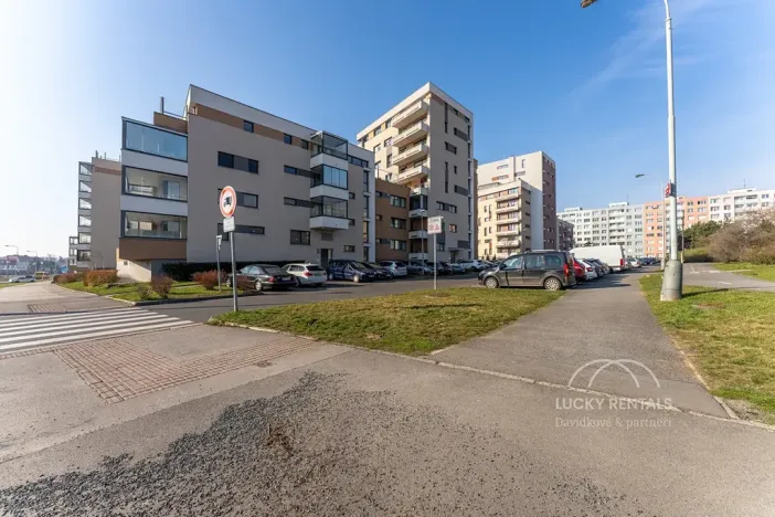 Pronájem bytu 2+kk, Praha - Kamýk, Freiwaldova, 43 m2