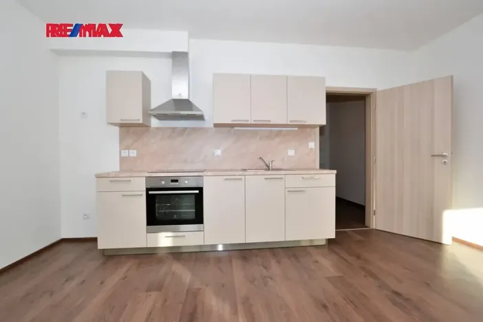 Pronájem bytu 1+kk, Plzeň, Koterovská, 42 m2