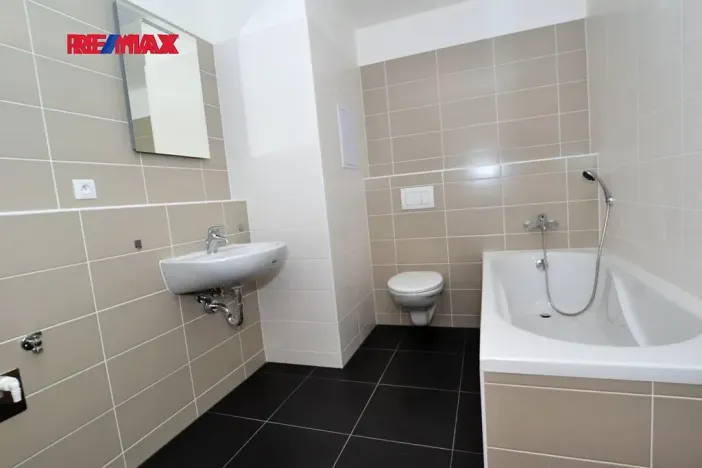 Pronájem bytu 1+kk, Plzeň, Koterovská, 42 m2