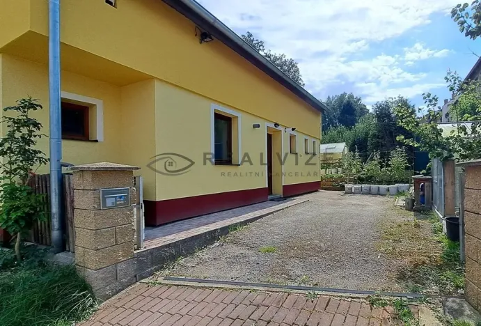 Pronájem bytu 3+1, Hluboká nad Vltavou, Sadová, 60 m2