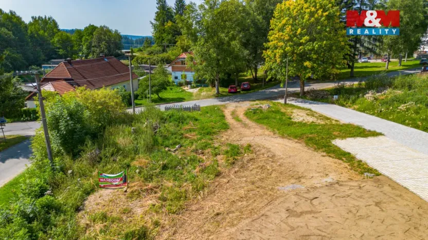 Prodej pozemku pro bydlení, Černá v Pošumaví - Bližná, 800 m2