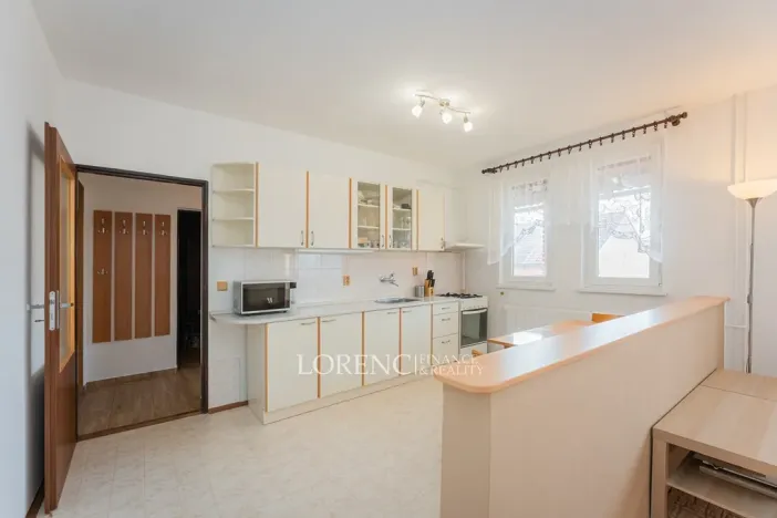 Prodej rodinného domu, Hroznová Lhota, 327 m2