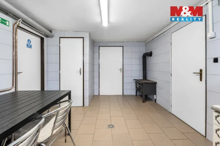 Prodej rodinného domu, Očihov, 280 m2