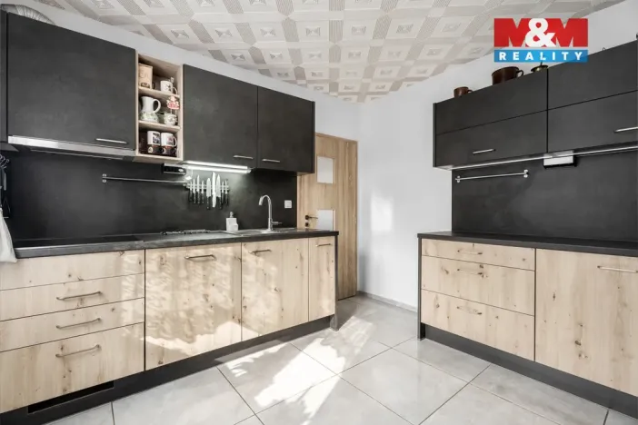 Prodej rodinného domu, Očihov, 280 m2