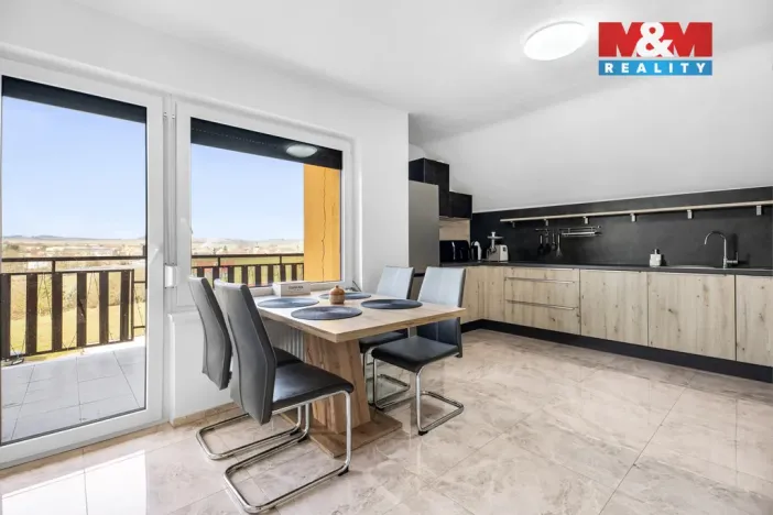 Prodej rodinného domu, Očihov, 280 m2