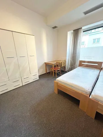 Pronájem bytu 4+1, Brno - Komárov, Komárovské nábřeží, 18 m2