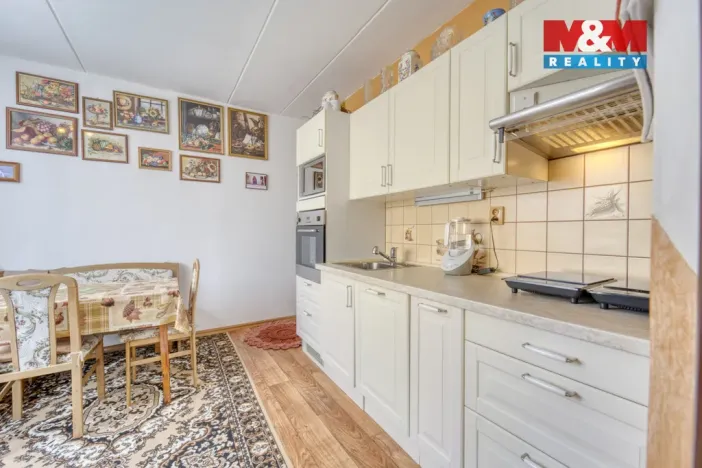 Prodej bytu 2+1, Plzeň - Severní Předměstí, Bzenecká, 57 m2