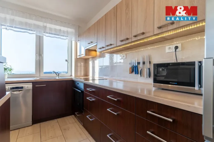 Prodej rodinného domu, Okrouhlá, 222 m2