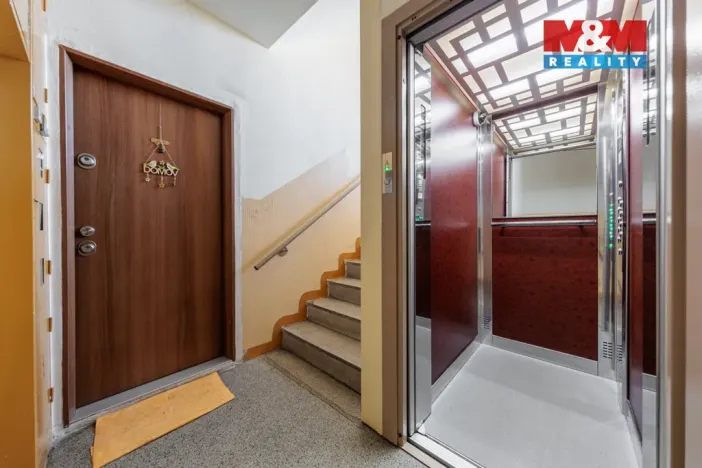 Pronájem bytu 1+kk, Chodov, náměstí 9. května, 20 m2