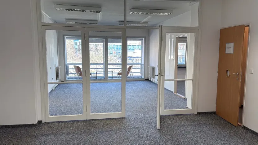 Pronájem kanceláře, Vsetín, Dolní náměstí, 194 m2