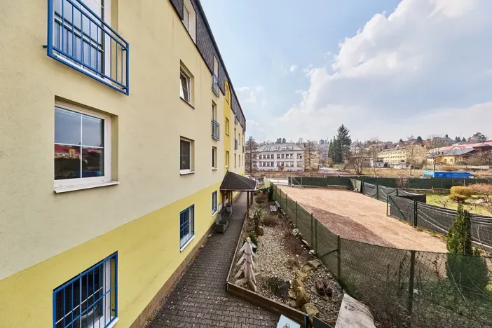 Prodej bytu 2+kk, Úpice, Národní, 46 m2