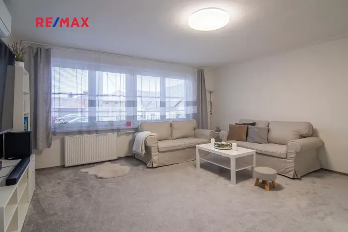 Prodej rodinného domu, Milovice, 249 m2