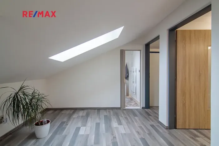 Prodej rodinného domu, Milovice, 249 m2