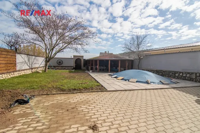 Prodej rodinného domu, Milovice, 249 m2